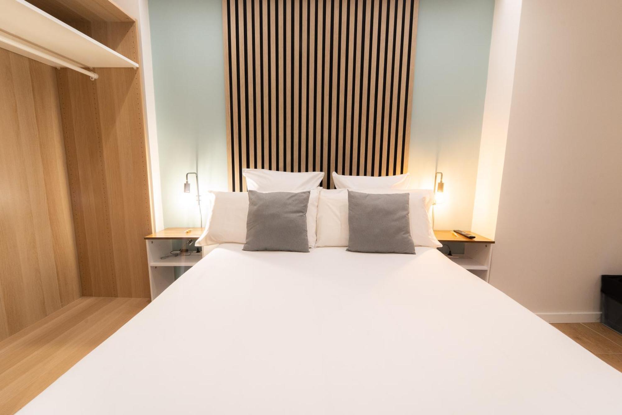 I'M Room Suites Nuevos Ministerios - Bernabeu 'Digital Access' Madrid Room photo