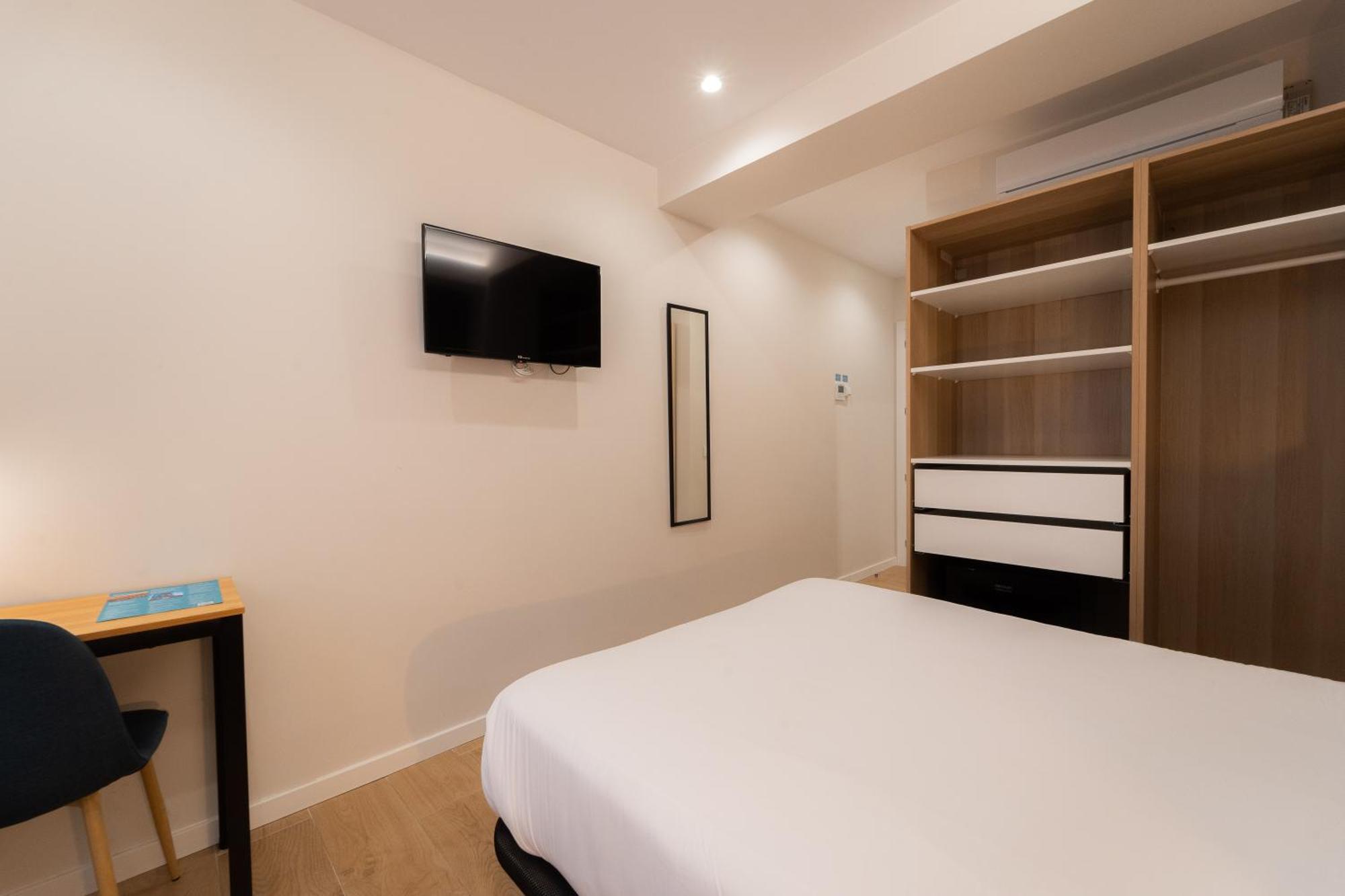 I'M Room Suites Nuevos Ministerios - Bernabeu 'Digital Access' Madrid Room photo