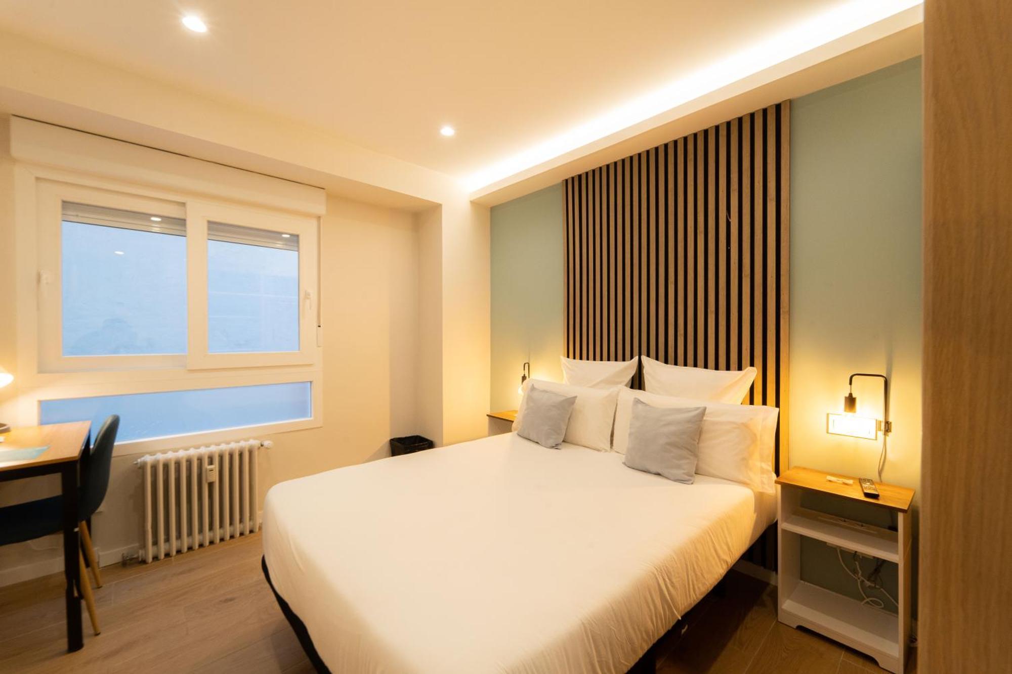 I'M Room Suites Nuevos Ministerios - Bernabeu 'Digital Access' Madrid Room photo
