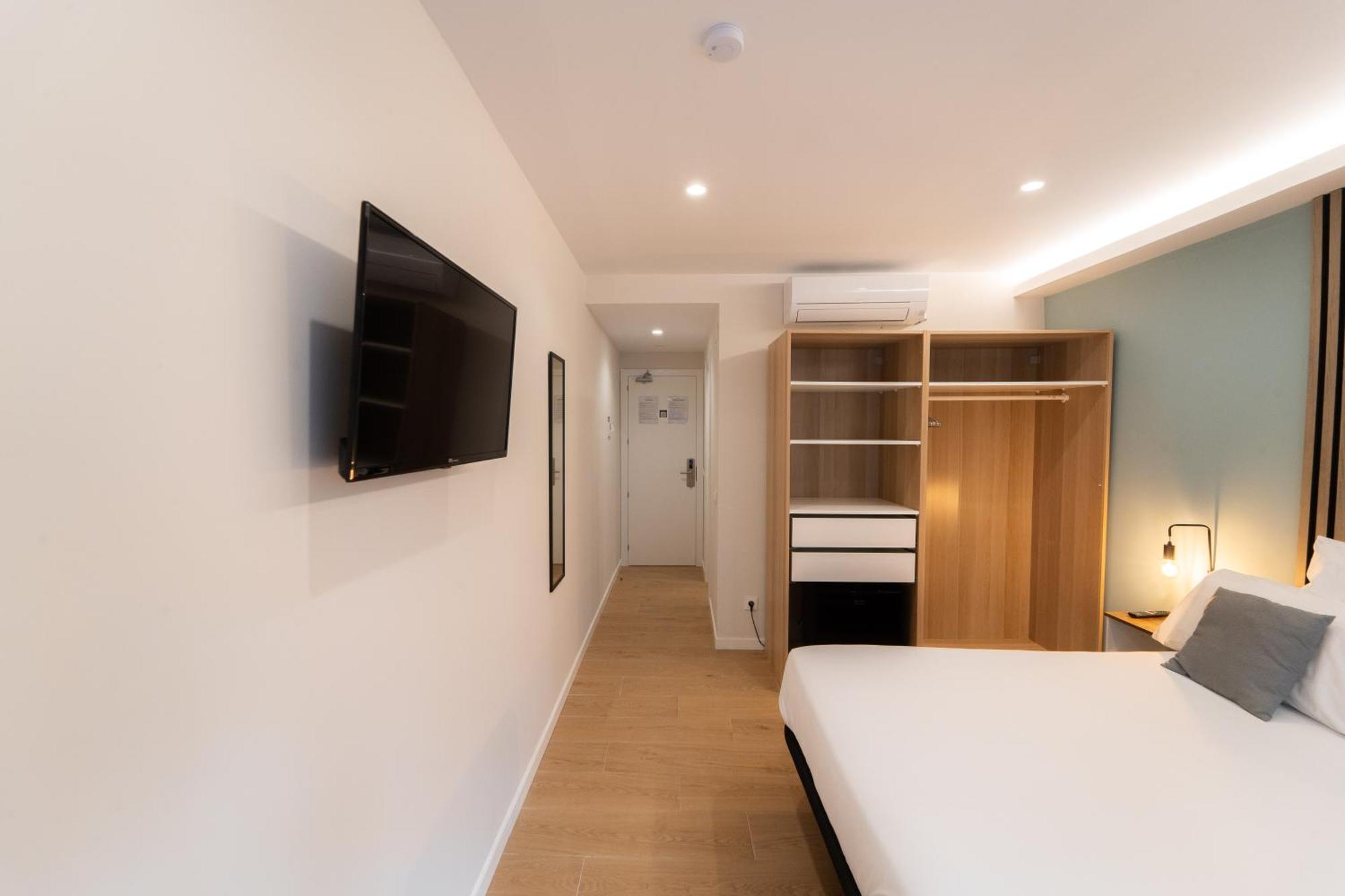 I'M Room Suites Nuevos Ministerios - Bernabeu 'Digital Access' Madrid Room photo